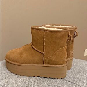 UGG CLASSIC MINI PLATFORM